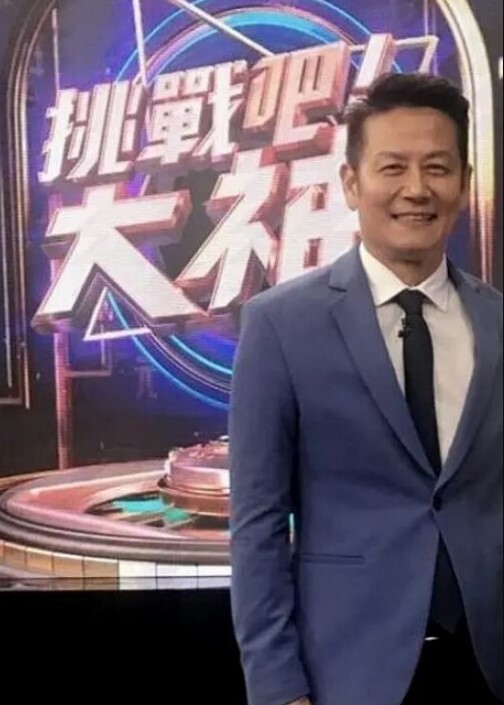 JUR-134 我曾经喜欢的青梅竹马，现在竟然变成了一个性欲旺盛的巨型男生，因此我不止一次沉浸在与他 - 淑女骚视频