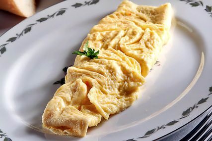 Omelette de huevo jamon y queso